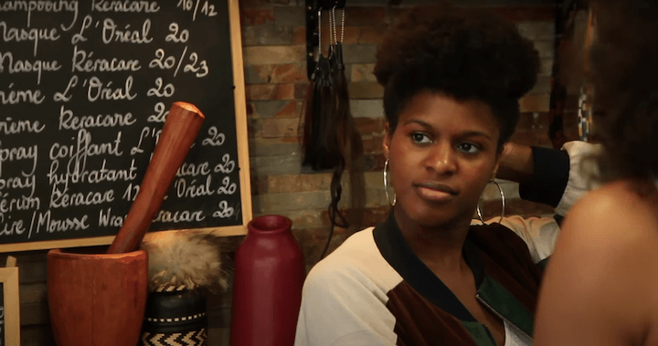 L'humoriste Fadily Camara vient une à deux fois par mois se faire une beauté. Elle est également impliquée dans sa websérie Soul Sisters.