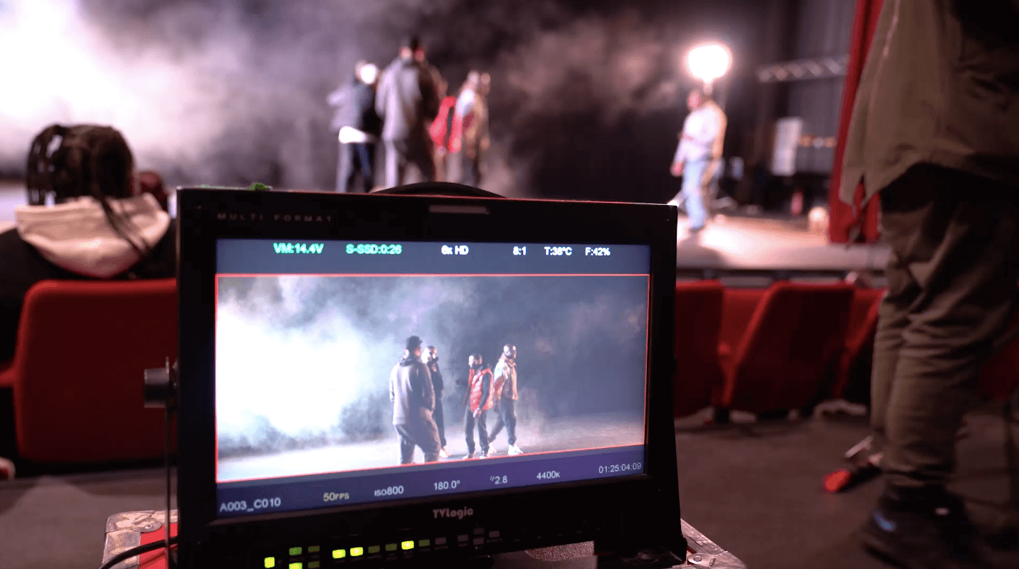 À Garges, le rappeur Sansan tourne un clip contre les rixes