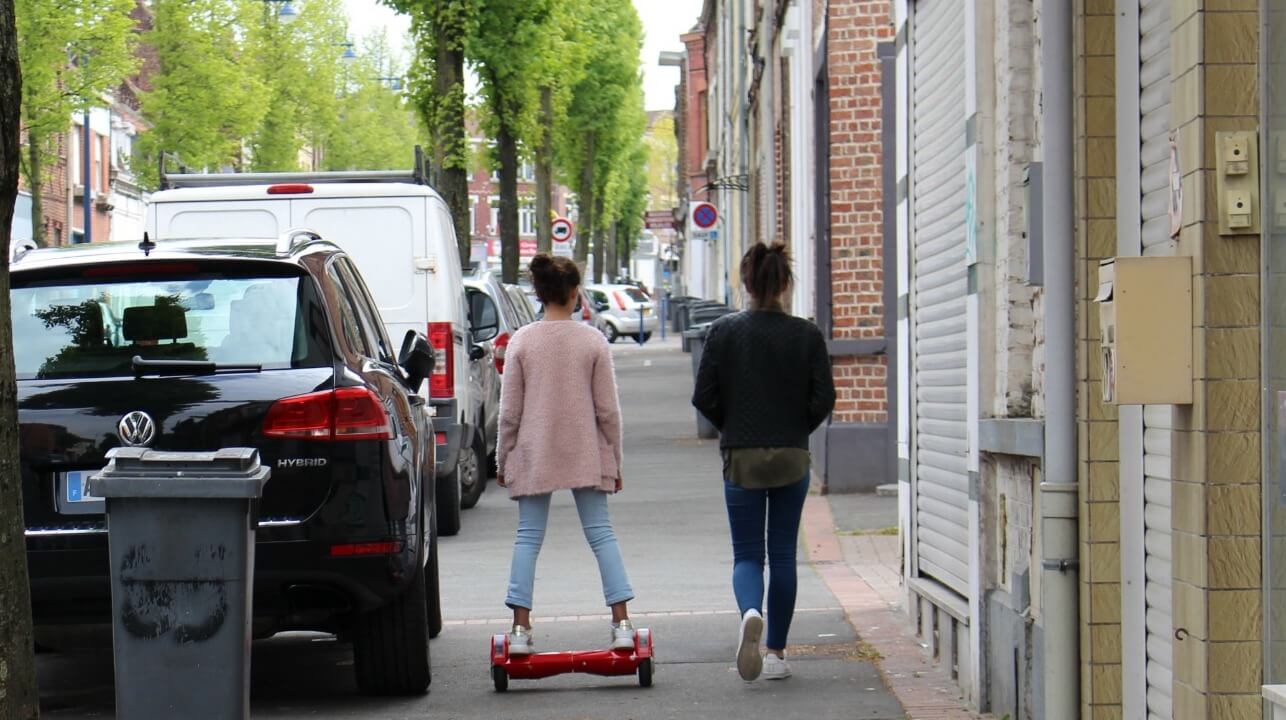 Après un débat sur l’esclavage, un surveillant de collège est accusé de radicalisation et licencié