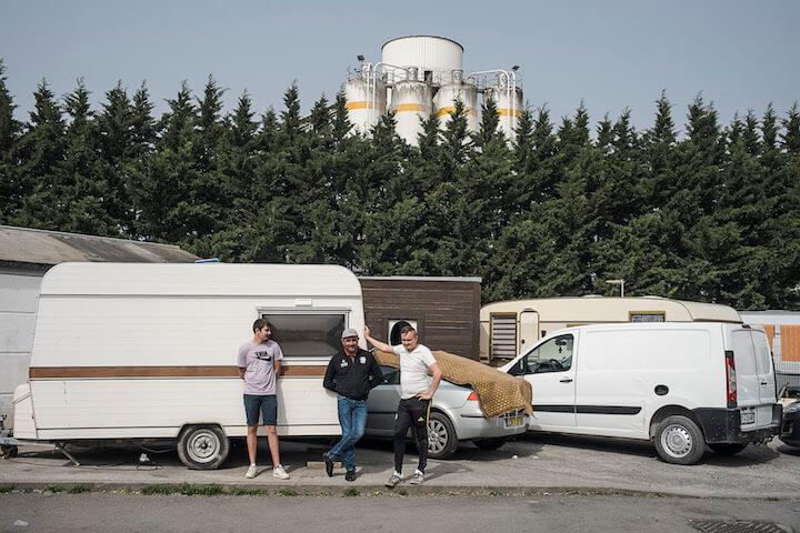 Depuis leur arrivée, les habitants sont atteints de la gale du ciment, d'eczéma, d'impétigo, mais aussi de conjonctivites et de bronchites à répétition