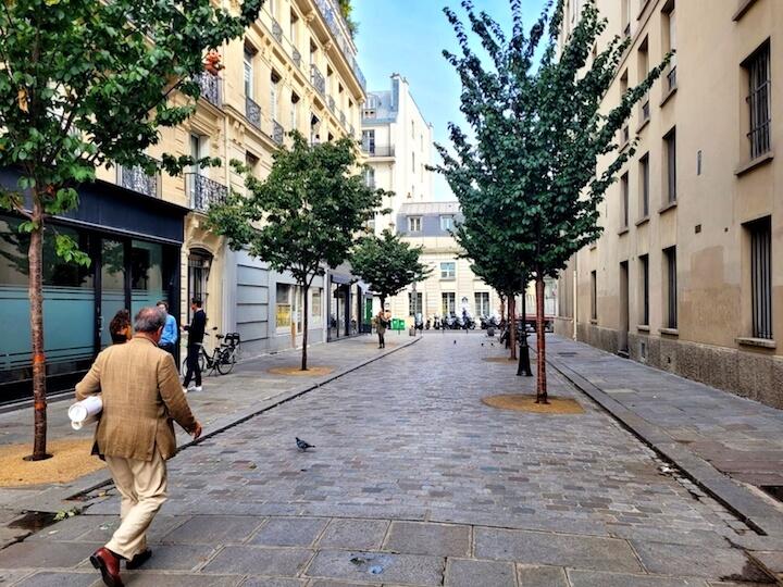 Rue Sainte-Cécile, des jeunes se seraient fait gazer sans raison par des policiers, selon les dires d'un couple habitant dans le quartier