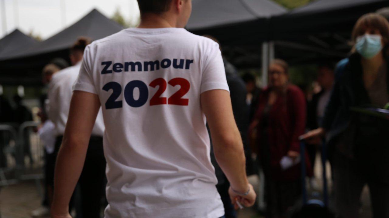 Insultes homophobes et coups : un prêtre raconte comment il a été agressé par des supporters d’Éric Zemmour