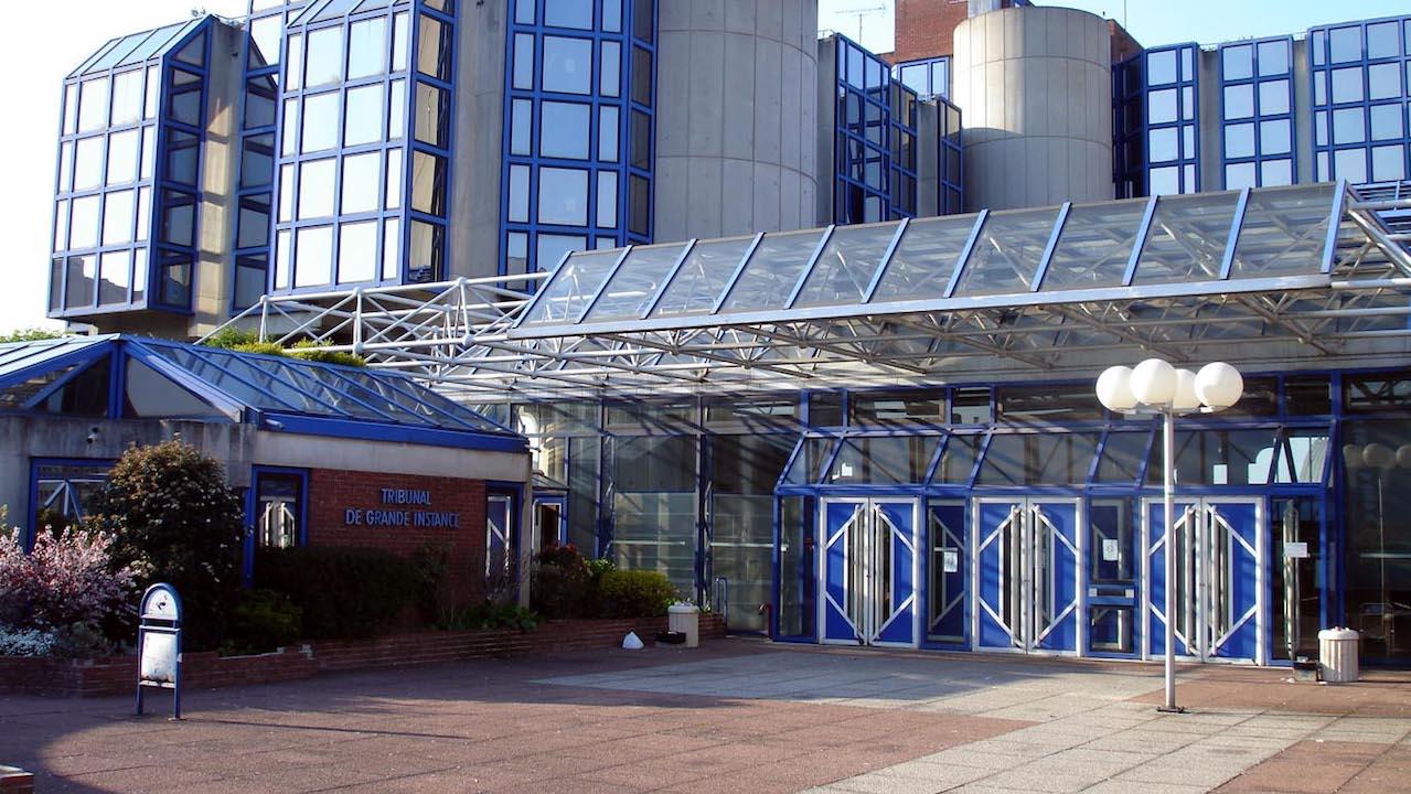 « Bicot, ce n’était pas une insulte, c’est un mot familier », justifie le policier