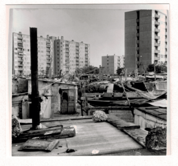 « Dans le bidonville, on vivait entre nous, dans la boue. Mais nous étions plus libres qu’en cité de transit. 