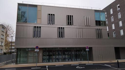 Le nouveau centre Gisèle Halimi a une volonté de proposer une médecine accessible à tous. Mais sur Doctolib, quand on veut prendre un rendez-vous avec un médecin traitant, le site affiche toujours la même réponse : « Réservation indisponible »