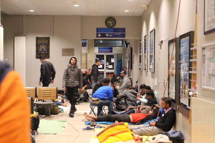 À Briançon, les associations d'aide aux exilés font face à un afflux de migrants