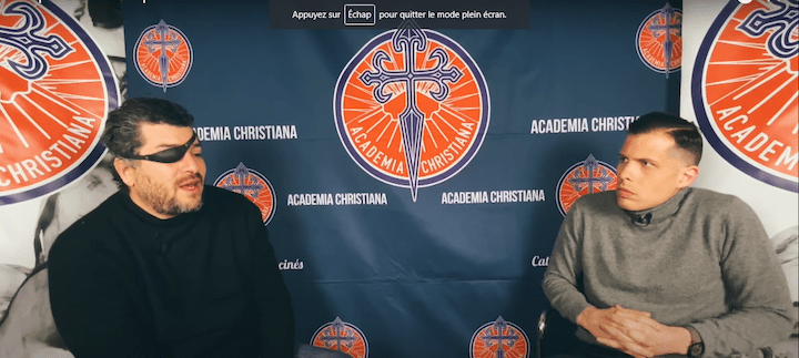 Monsieur K, dit le pirate, est un antisémite notoire qui pense que les Juifs souhaitent dominer le monde