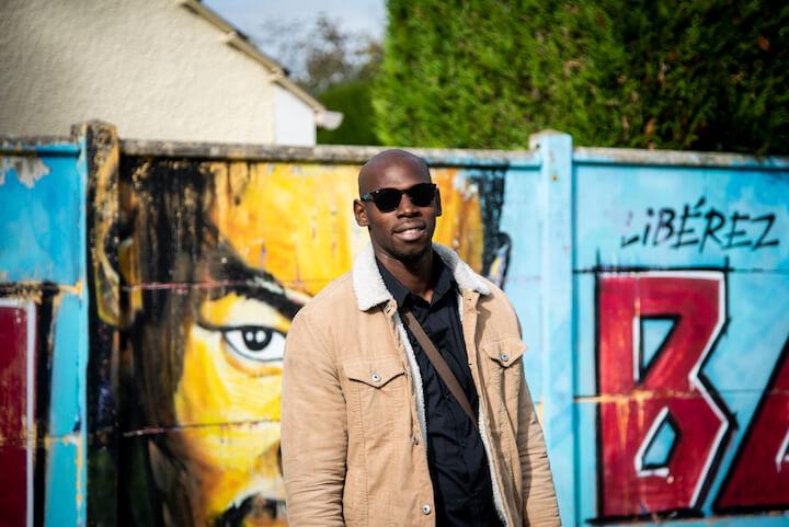 Sur la fresque est encore inscrit : « Libérez Bagui 