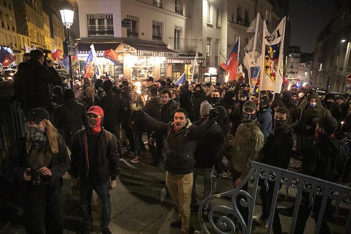 Le défilé des héritiers de Génération identitaire avait de quoi faire frémir.