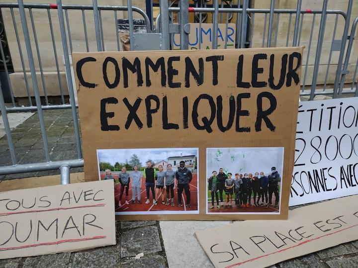 Au sein du NAM, Oumar entraîne bénévolement des jeunes.