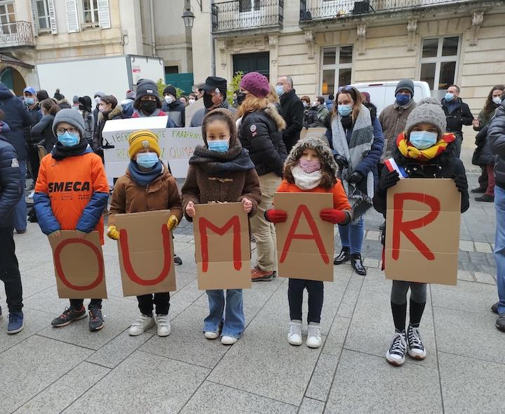 « C’est vraiment un bon entraîneur, il ne lâche jamais rien. Il ne mérite pas ça. 