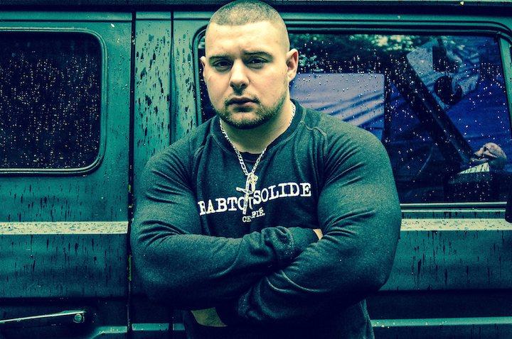 Avant d'être YouTubeur faf, Baptiste Deodati, alias Baptiste Marchais, a été le premier athlète sponsorisé par Babtou solide.