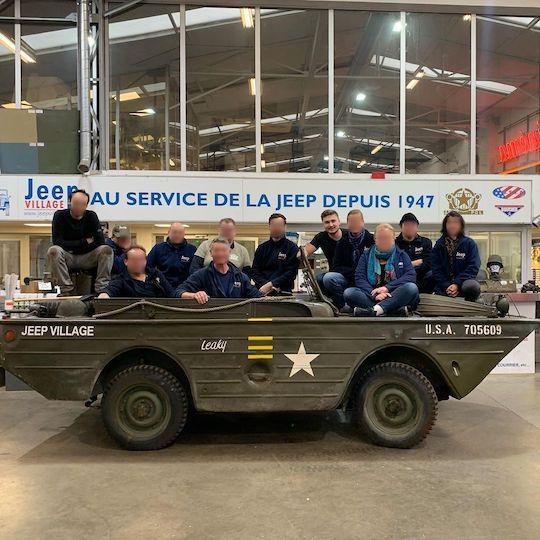 En décembre 2021, Loïk Le Priol était dans l'équipe de la société de son père pour souhaiter au public une excellente année 2022. 