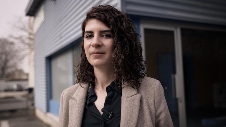 « J’ai été arrosée trois fois à bout portant, de la tête aux pieds », se souvient Angèle, la collègue éducatrice de Moussa.