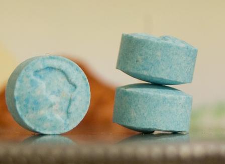 Les clubbers parisiens risquent de manquer de petites pilules