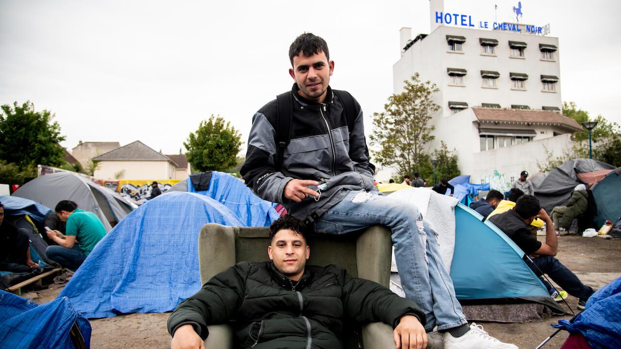 Plus de 200 exilés survivent dans un square de Pantin