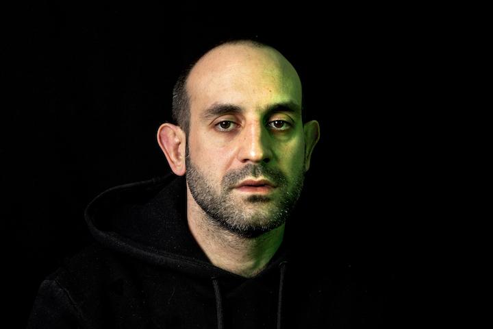 « J'ai envie que le lecteur ait l'impression que je lui raconte une histoire vraie. Mais comme c'est faux, tu as l'impression de rentrer dans un truc. C'est ça mon but. Rendre la fiction réelle. 