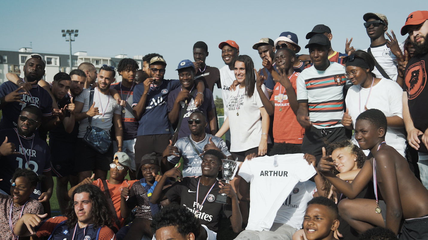 « Ça sert à rien de mourir pour la rue » : On était au tournoi de foot contre les guerres de cités