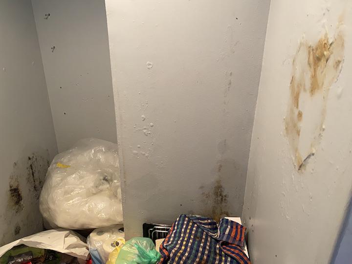 L'appartement d'Évelyne est insalubre et a des problèmes de chauffage