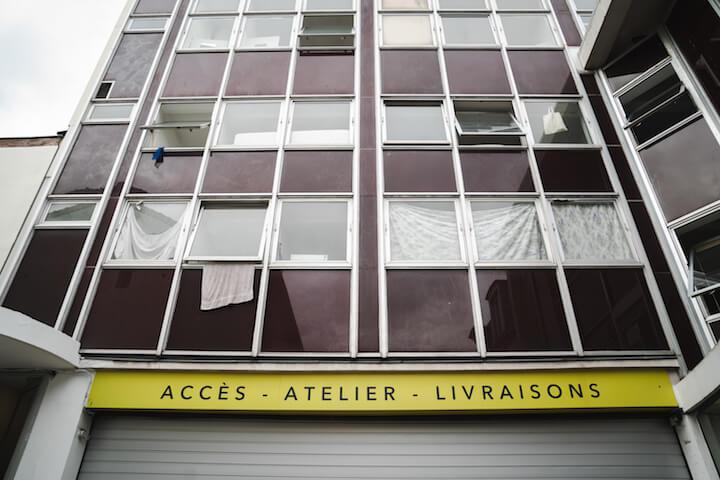 Ces anciens bureaux abritent toujours la centaine de femmes et leurs enfants.