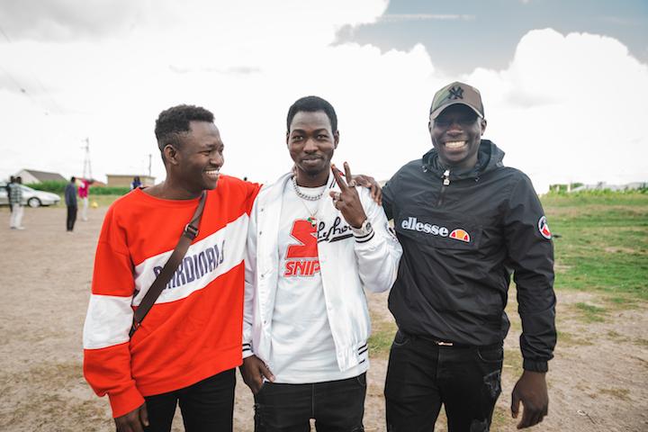 Avec Anas et Abdou (à gauche et au centre), ses amis depuis des années.
