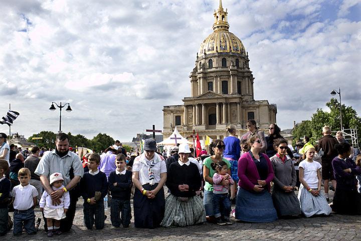 La Fraternité Saint-Pie-X rassemble la frange la plus intransigeante, anti-moderne et ultra-conservatrice de l’Église catholique.