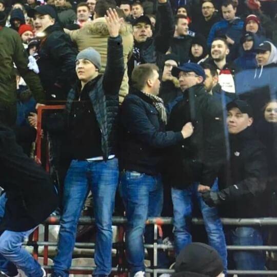 Les MesOs sont présents en tribune, à côté du perchoir des ultras. Sur cette photo qui date de quelques saisons, deux d'entre eux sont présents. L'un était à nouveau dans les travées pour le match face à Monaco.