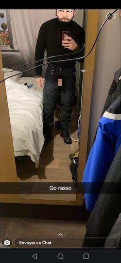 Au sein de l'ambiance « beauf » du peloton, certains gendarmes envoient aussi de nombreuses photos de sexe et des vidéos pornos. Ici, une photo d'un gendarme avec son pénis à l'air, que StreetPress a pixellisé.