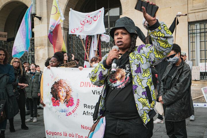 « Les marches féministes généralistes oublient trop souvent nos territoires d'Outre-mer », commente Pierrette, fondatrice de l'association Diivineslgbtqi+.