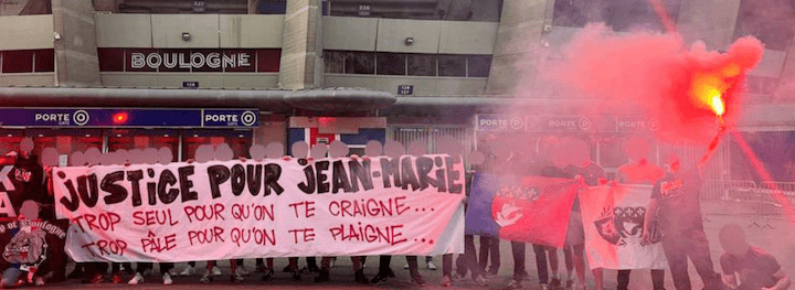 Le 18 mai 2022, des membres du Kop of Boulogne et des Zouaves ont pris cette photo en hommage à un hooligan tué. La punchline sera reprise quelques mois plus tard par Argos.