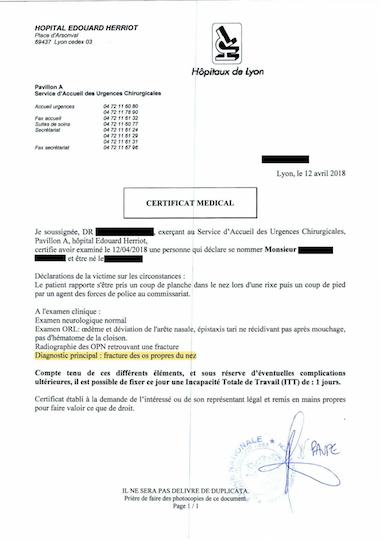 Le certificat médical des urgences confirme une fracture du nez