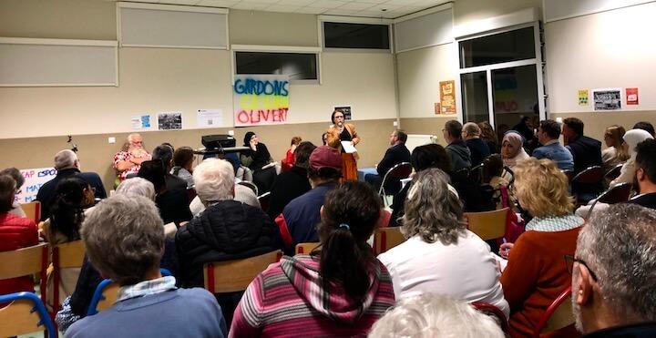 La mairie, la Caf et la préfecture ont pris la décision de couper les subventions de la MJC du Virolois. Une centaine de salariés et riverains assistent à l'assemblée générale de crise