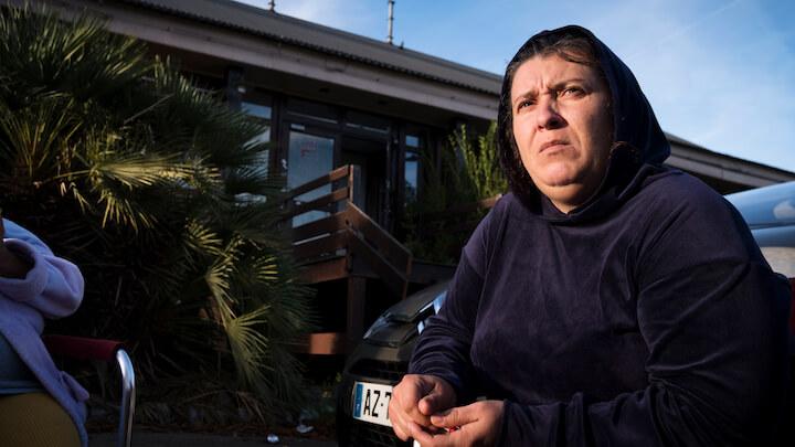 La détermination de Vanessa ne flanche pas, mais l’impression de se battre seule contre des moulins à vent a entamé son espoir de trouver, à court terme, un lieu digne pour poser sa caravane