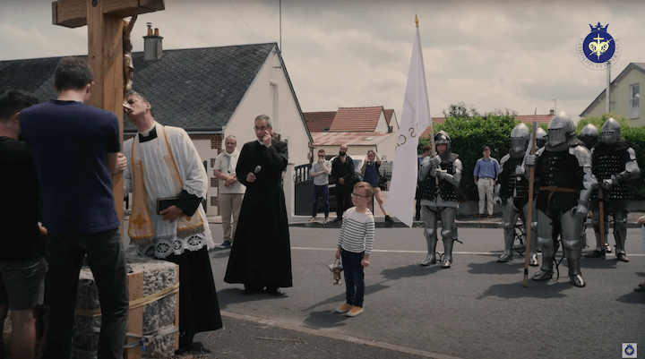 Entre volonté de préservation du patrimoine, prédication et bataille culturelle, difficile de savoir quelles sont les motivations des membres de S.O.S Calvaires