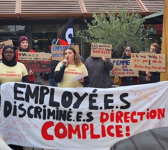 Le 9 novembre 2022, des employés ainsi que des membres de McDroits ont organisé un rassemblement devant l'établissement. Ils ont dénoncé un « cauchemar » entretenu par « le silence complice de la direction »