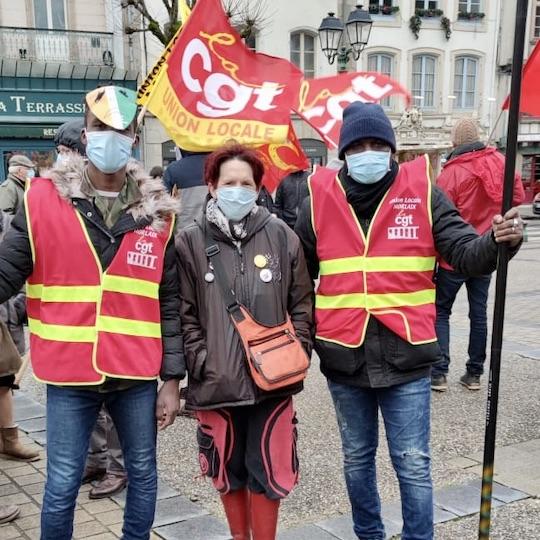 Paul et Mamadou manifestaient le 6 février 2021 à Guingamp, sous l'égide de la CGT.