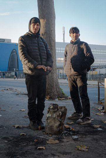 Ramhatullah, un Afghan de 25 ans, témoigne : « On ne peut même pas garder les feux. La police vient jour et nuit les éteindre. On les rallume car il fait trop froid et qu’on n’a pas d’autres solutions. » 
