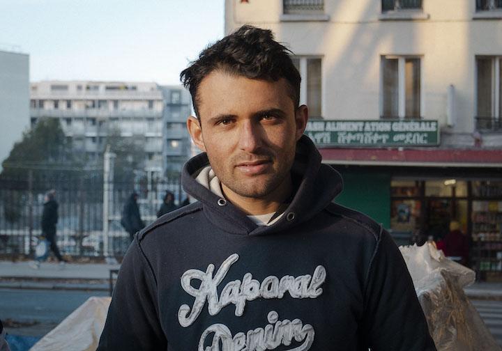 Omed vient d’arriver en France. Ce médecin dû fuir l’Afghanistan, menacé de mort par les Talibans.