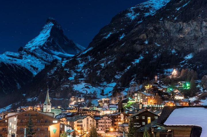 La vue majestueuse sur le Cervin depuis le chalet de luxe de Patrick Drahi dans la très chic station suisse de Zermatt, où il bénéficie d’un forfait fiscal