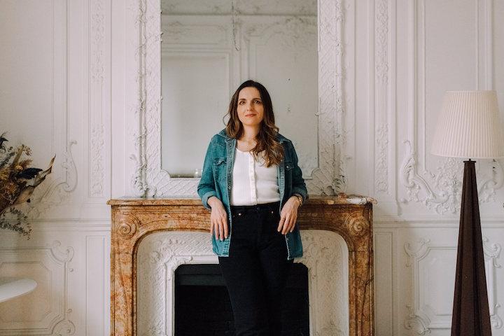 Une question obsède la journaliste : « Pourquoi les gens basculent ? 