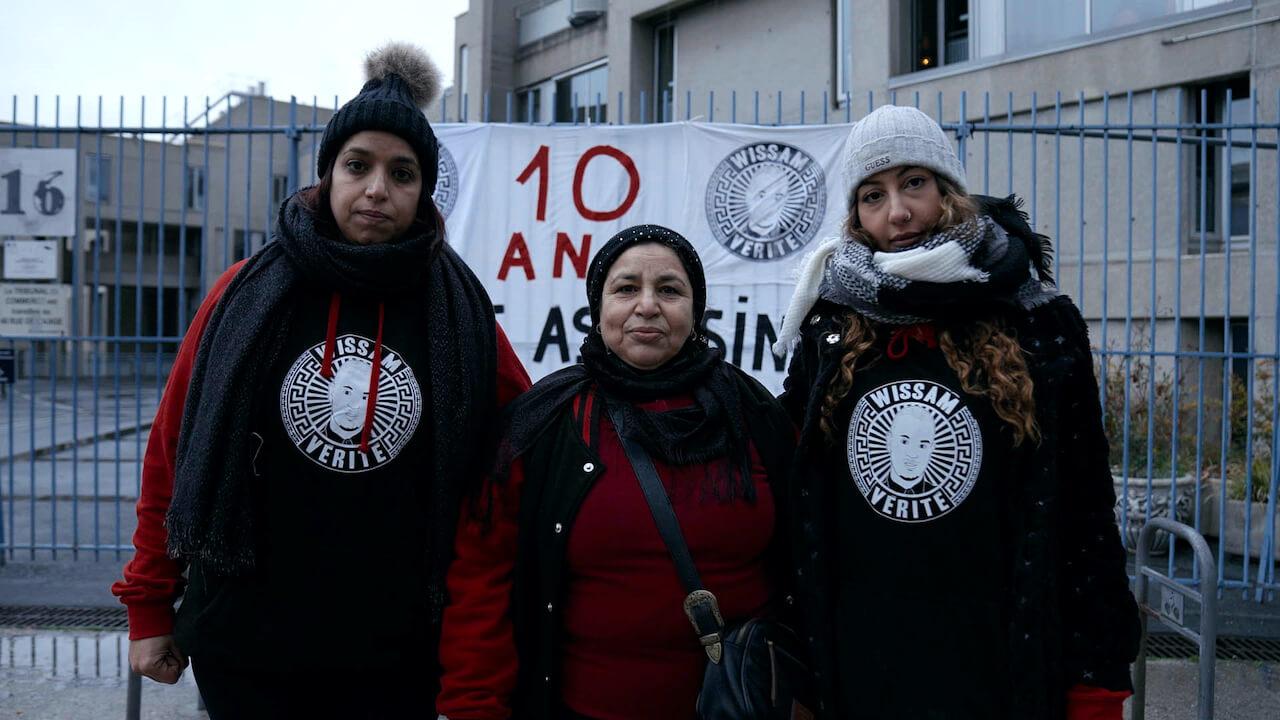 « Comment peut-on imaginer que l’État français accepte de faire travailler les policiers qui ont tué mon fils ? »
