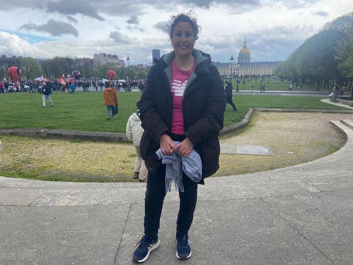 Djamila, 52 ans, peintre