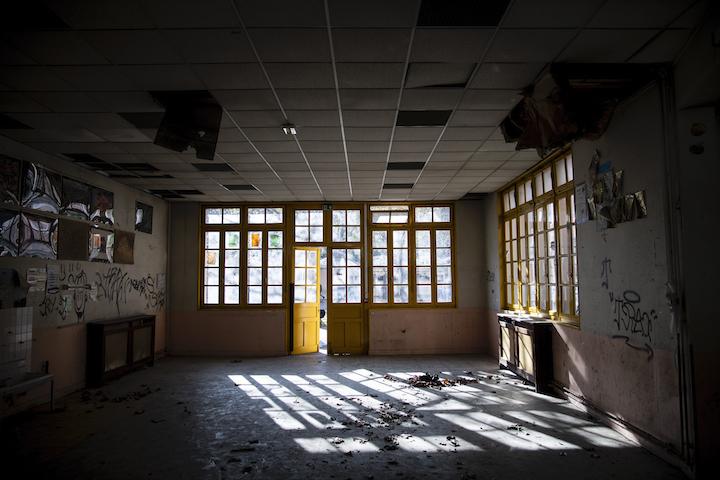 L'école du 16e arrondissement où se sont installés ces jeunes est abandonnée depuis deux ans