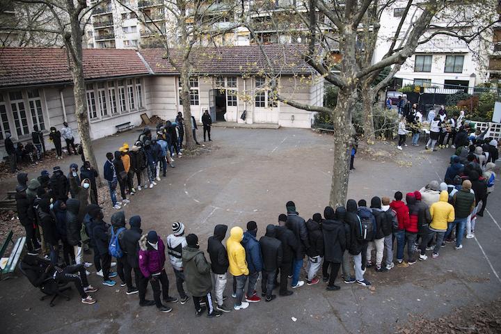Lorsqu’ils sont arrivés dans la soirée du mardi 4 avril, les jeunes exilés étaient 184. Ils seraient maintenant environ 250