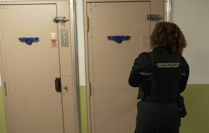 La nuit de la mort de Théo, les caméras de vidéosurveillance révèlent que certains surveillants n’ont pas fait les vérifications nécessaires