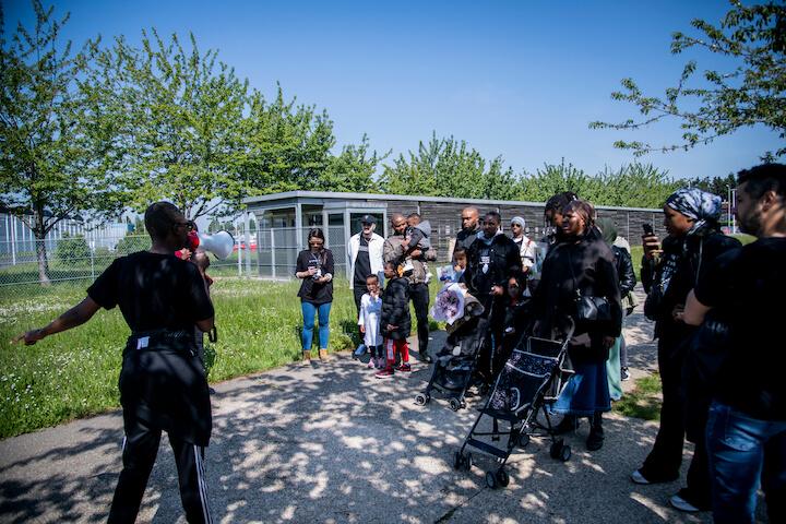 Vendredi 19 mai 2023, Djenaba a pris la parole devant la maison d'arrêt de Fleury-Mérogis.