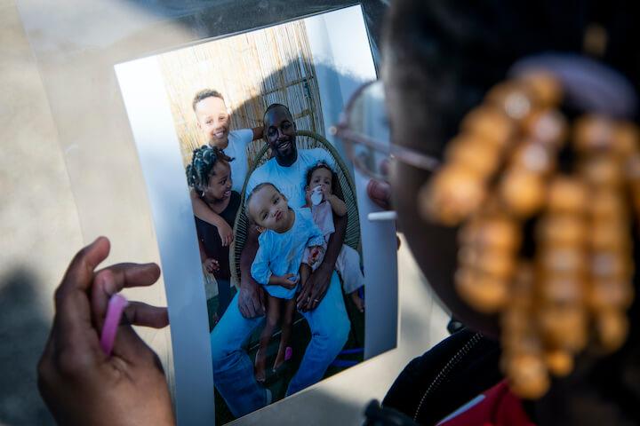 Pour Djenaba : « C’était un mec ordinaire, dont la vie a basculé pour un conflit de voisinage. 