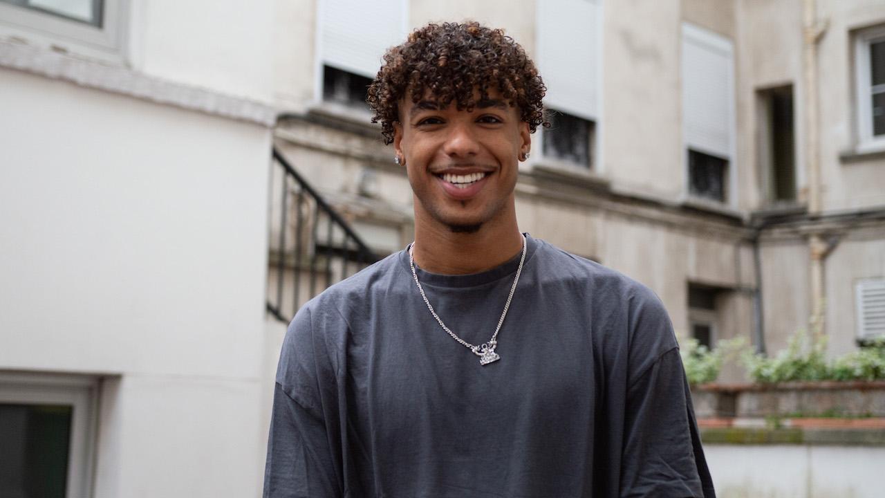 Géronimo, candidat de télé-réalité bi et fier