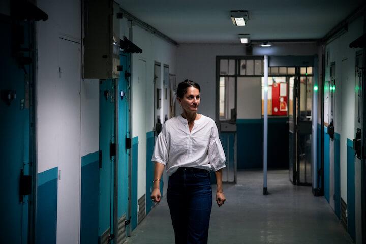 Ce jeudi 20 juillet, les détenus de la maison d'arrêt de Nanterre ont pu échanger avec la députée Elsa Faucillon sur leurs conditions de vie