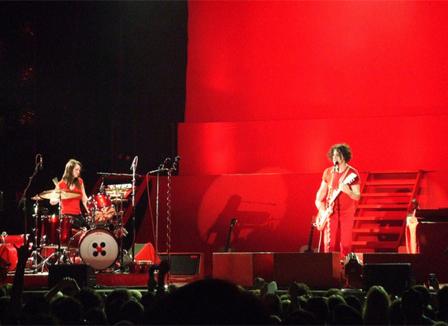 The White Stripes, l'illettrisme et un mariage collectif... le Morning Refresher